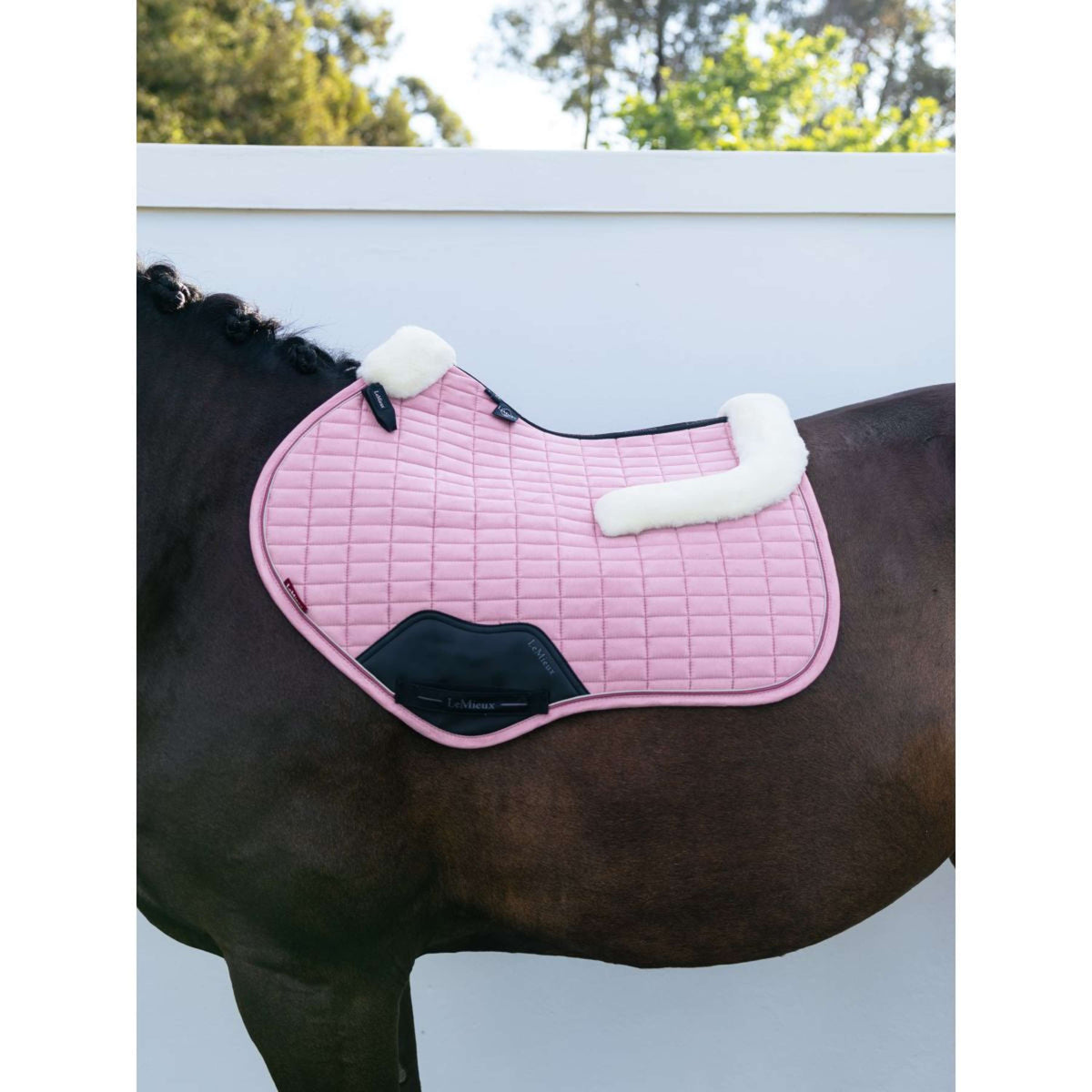 LeMieux Schabracke Merino+ Suede Close Contact Square Springen Fondant