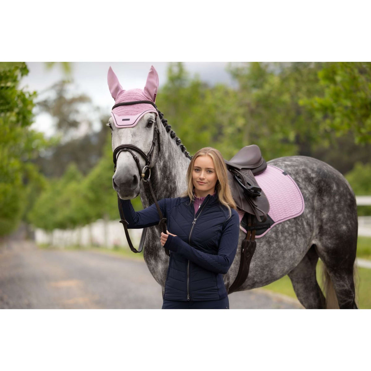 LeMieux Schabracke Essence Close Contact Square Springen Fondant