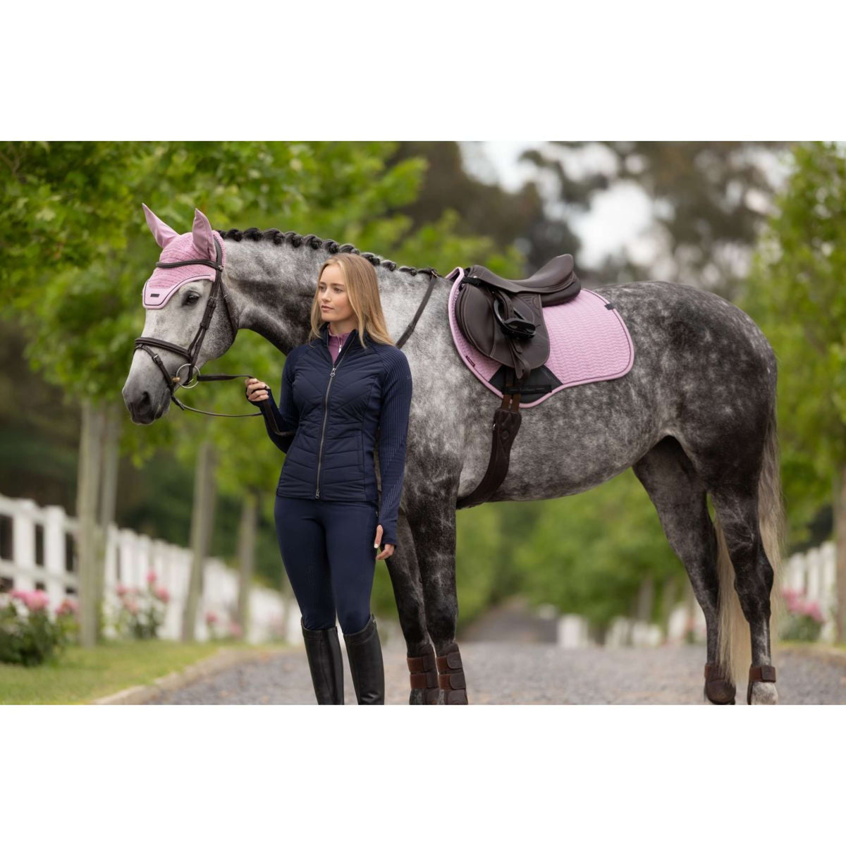 LeMieux Schabracke Essence Close Contact Square Springen Fondant