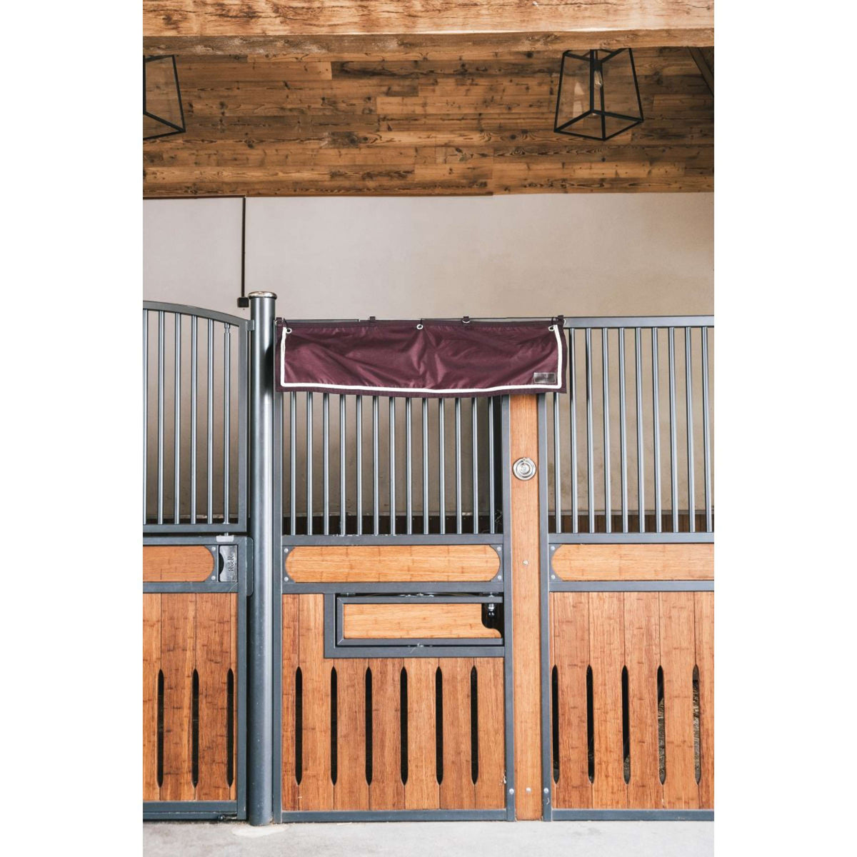 Kentucky Stallvorhang Classic mit Fächern Bordeaux