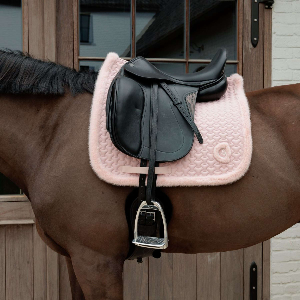 Kentucky Horsewear Schabracke Fake Fur Onion Quilt Dressur Altrosa