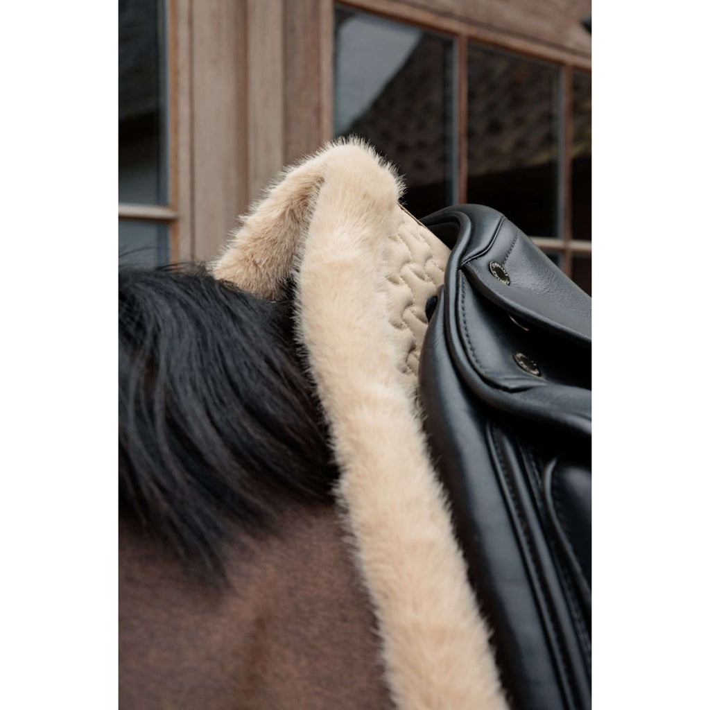 Kentucky Horsewear Schabracke Fake Fur Onion Quilt Dressur Beige