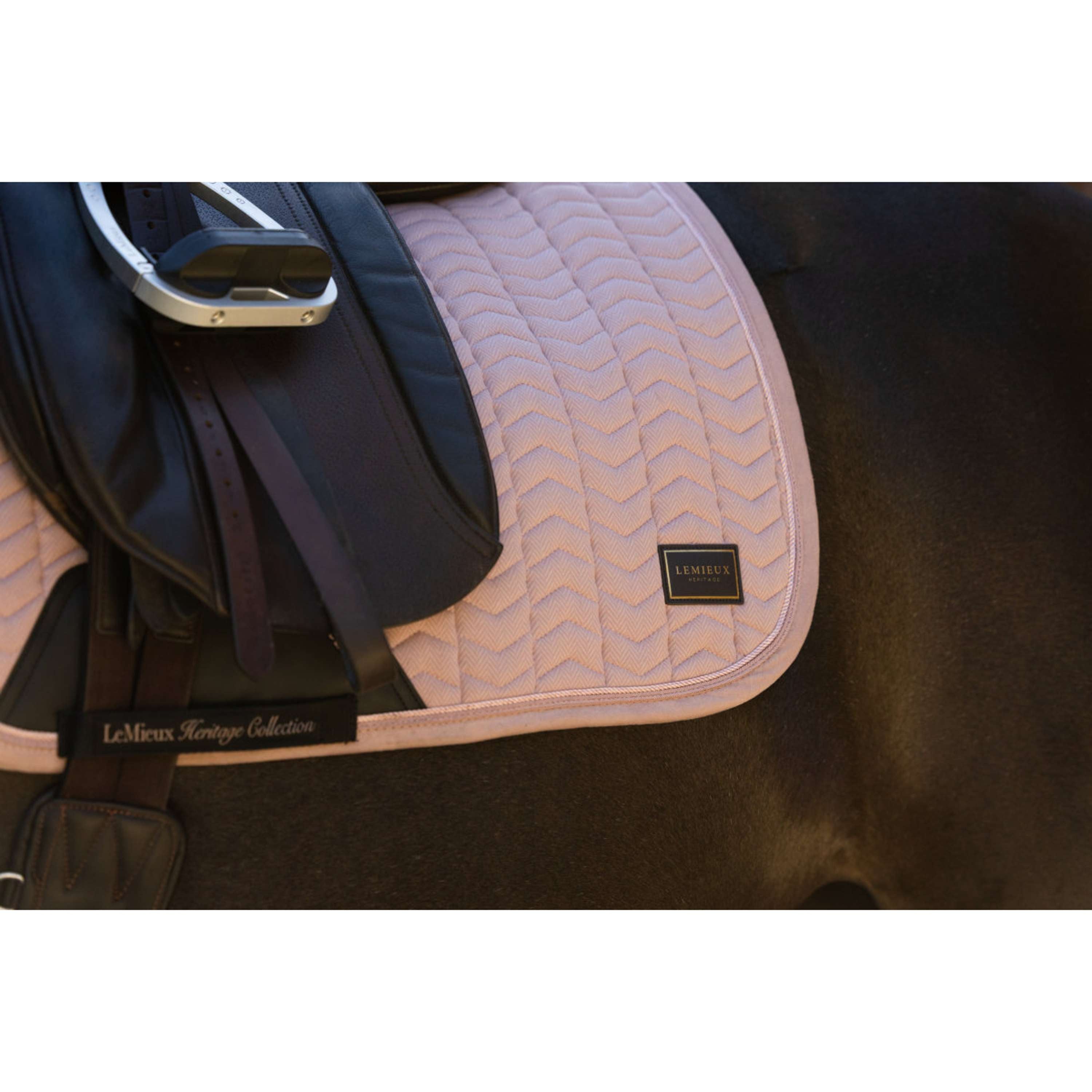 LeMieux Schabracke Heritage Herringbone Square Dressur Wild Rose