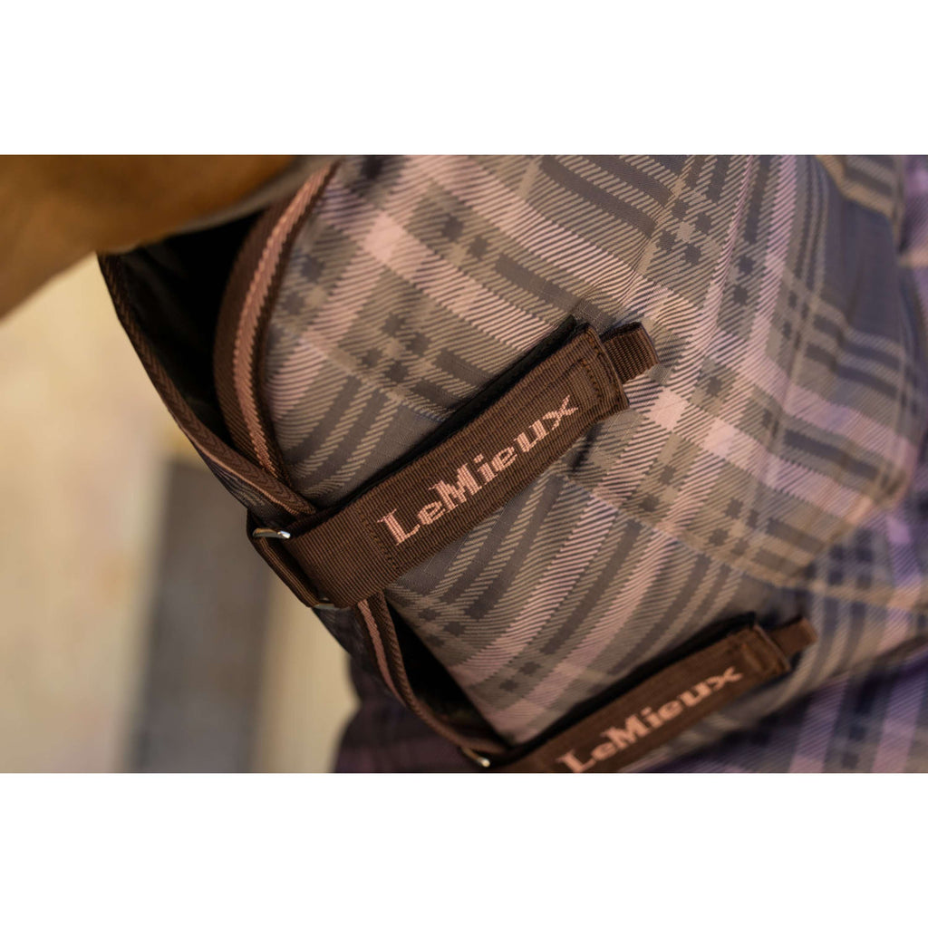 LeMieux Stalldecke Arika Heritage Check with Neck 200g Cocoa