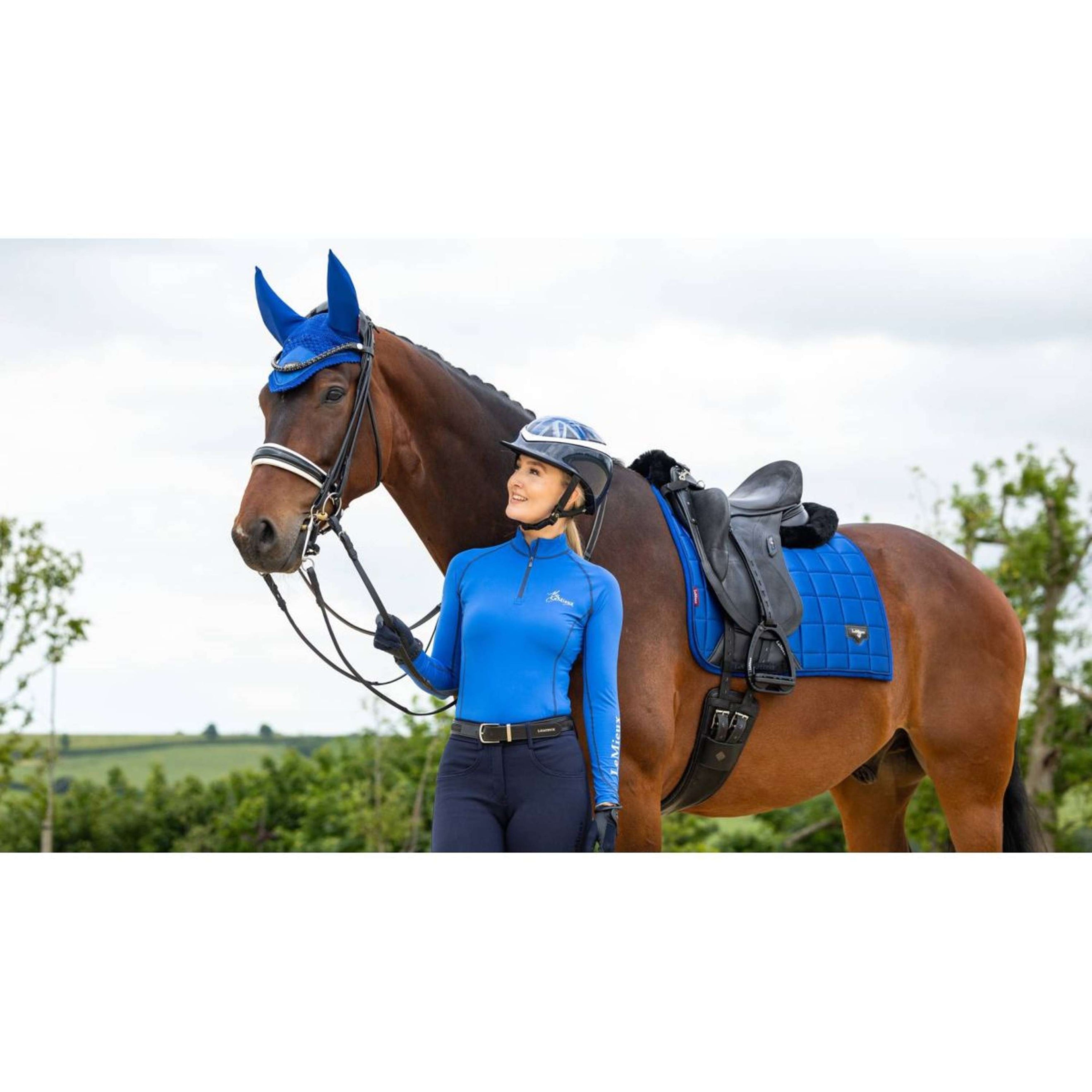 LeMieux Schabracke Loire Dressur Benetton Blau LeMieux Schabracke Loire Dressur Benetton Blau