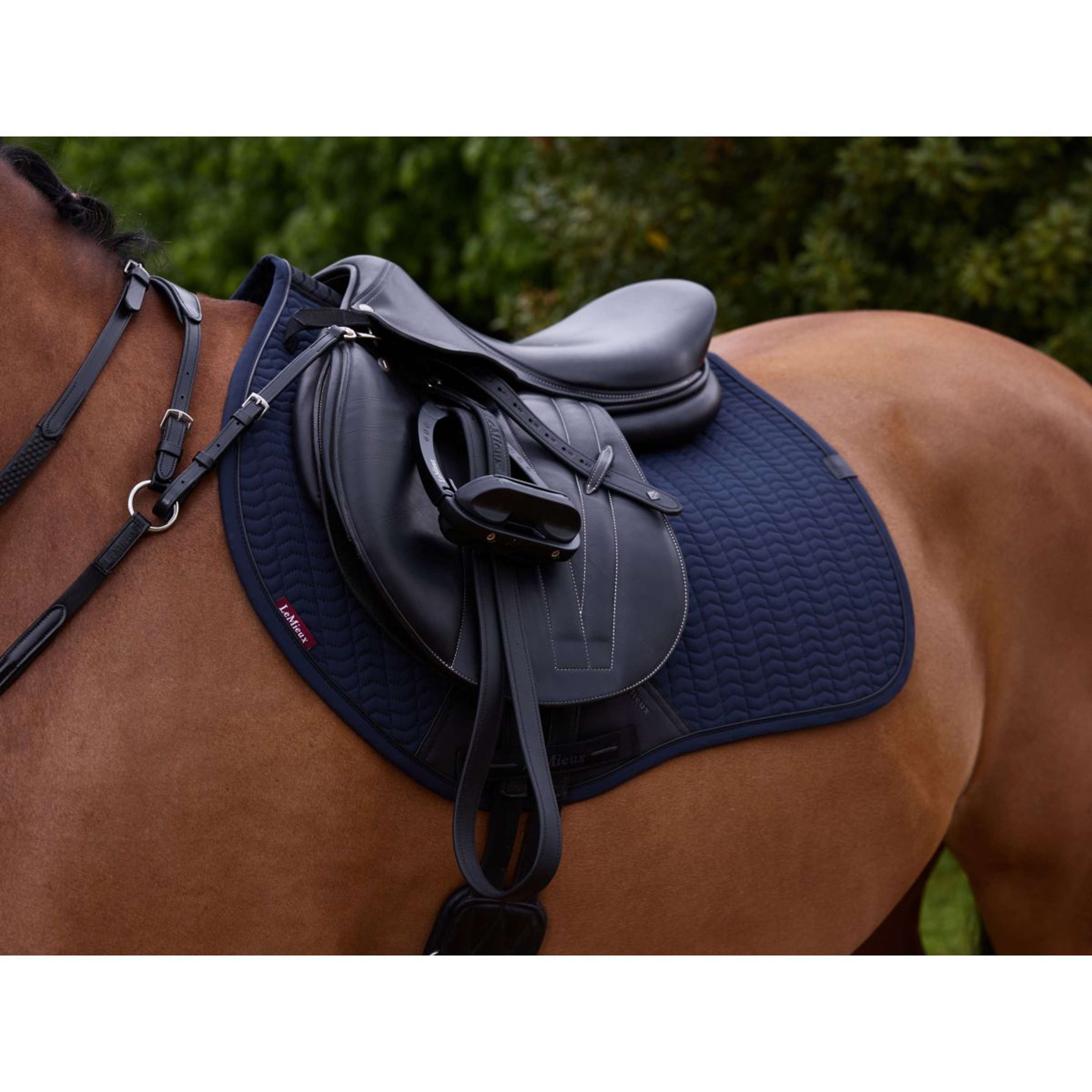 LeMieux Schabracke Essence Springen Navy LeMieux Schabracke Essence Springen Navy