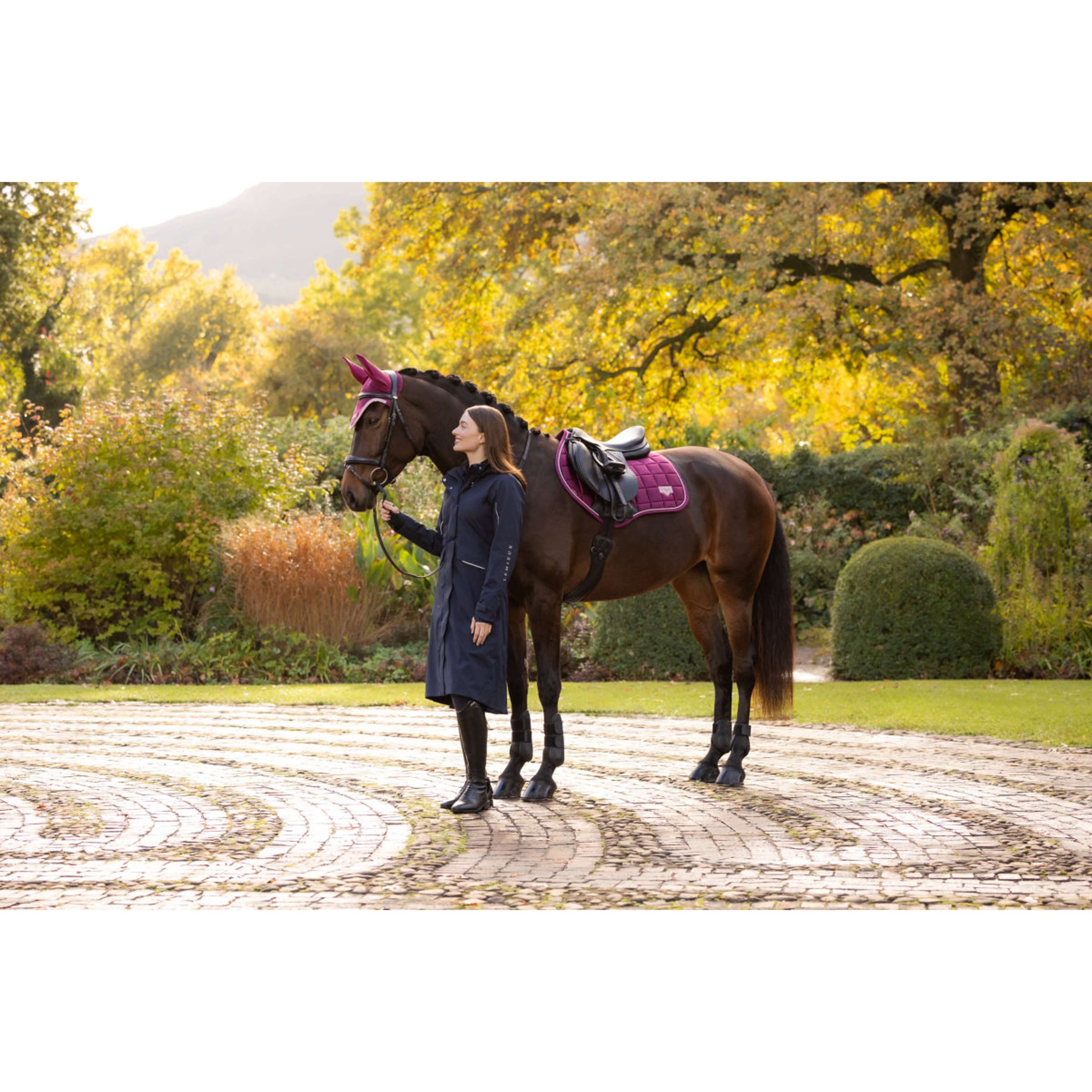 LeMieux Schabracke Loire Classic Close Contact Square Springen Blackberry