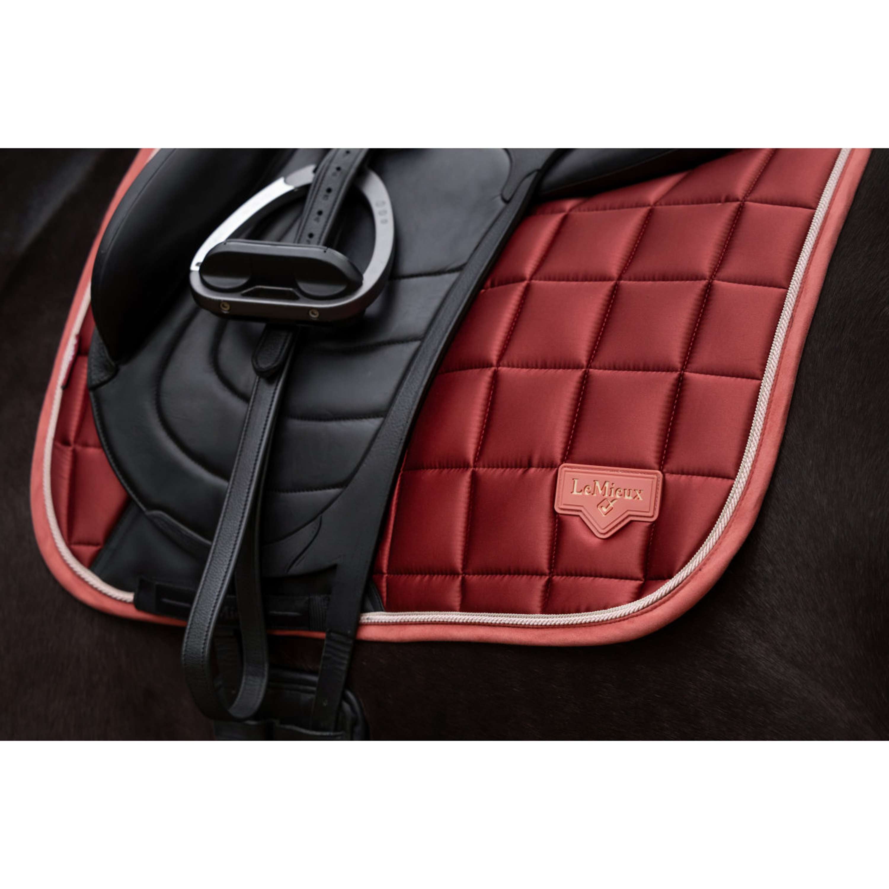 LeMieux Schabracke Loire Classic Square Dressur Russet
