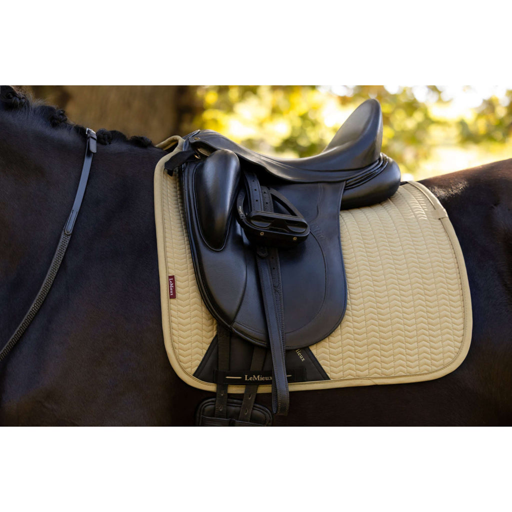 LeMieux Schabracke Essence Dressur Pear