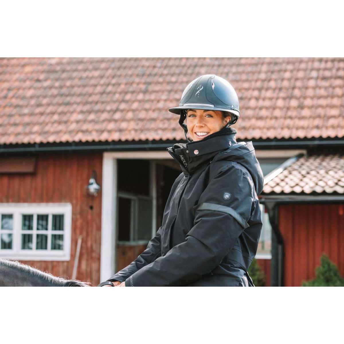 Mountain Horse Lange Jacke Saga Onyx Black