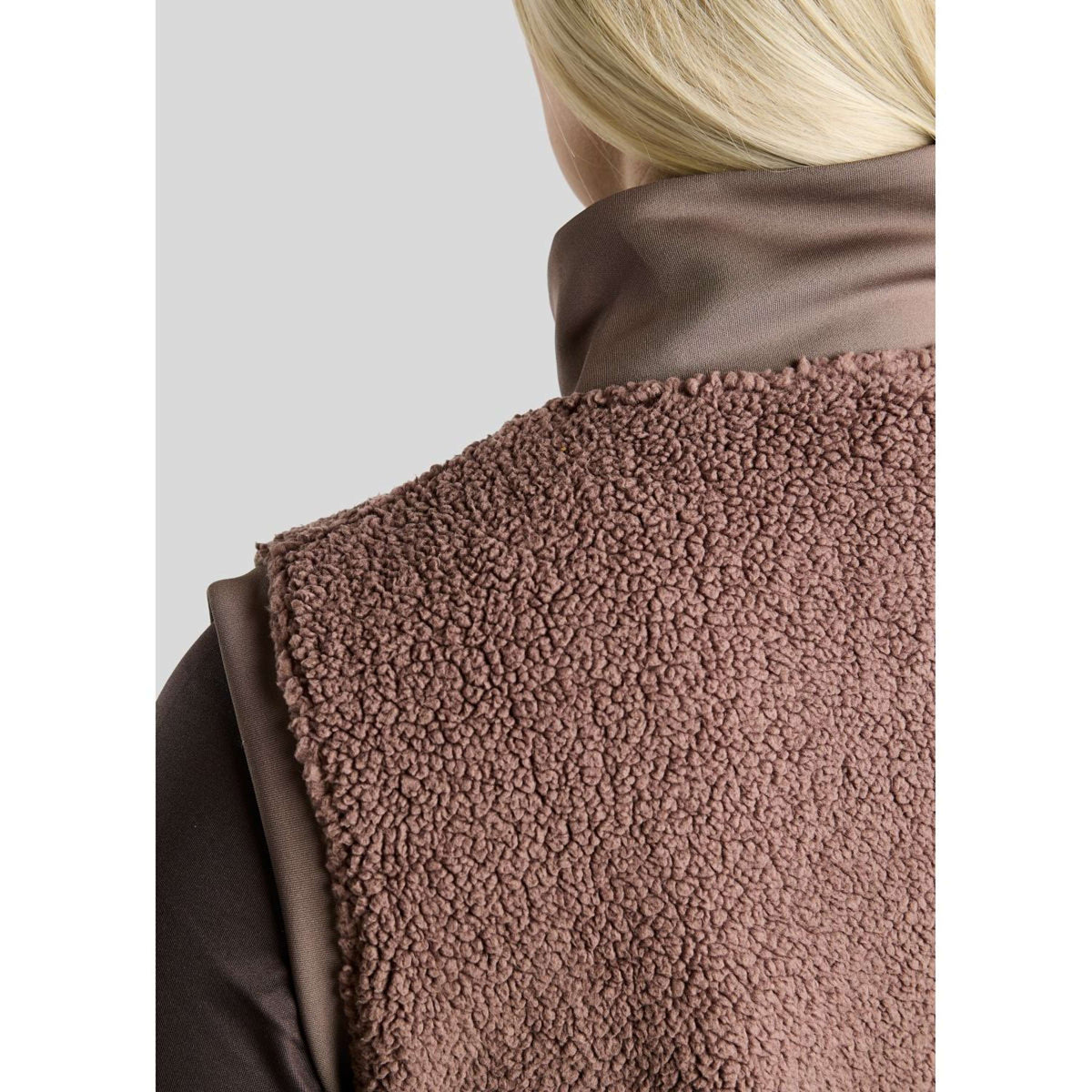 Montar Weste MoEbba Teddy Pile Golden Quartz Nougat Brown