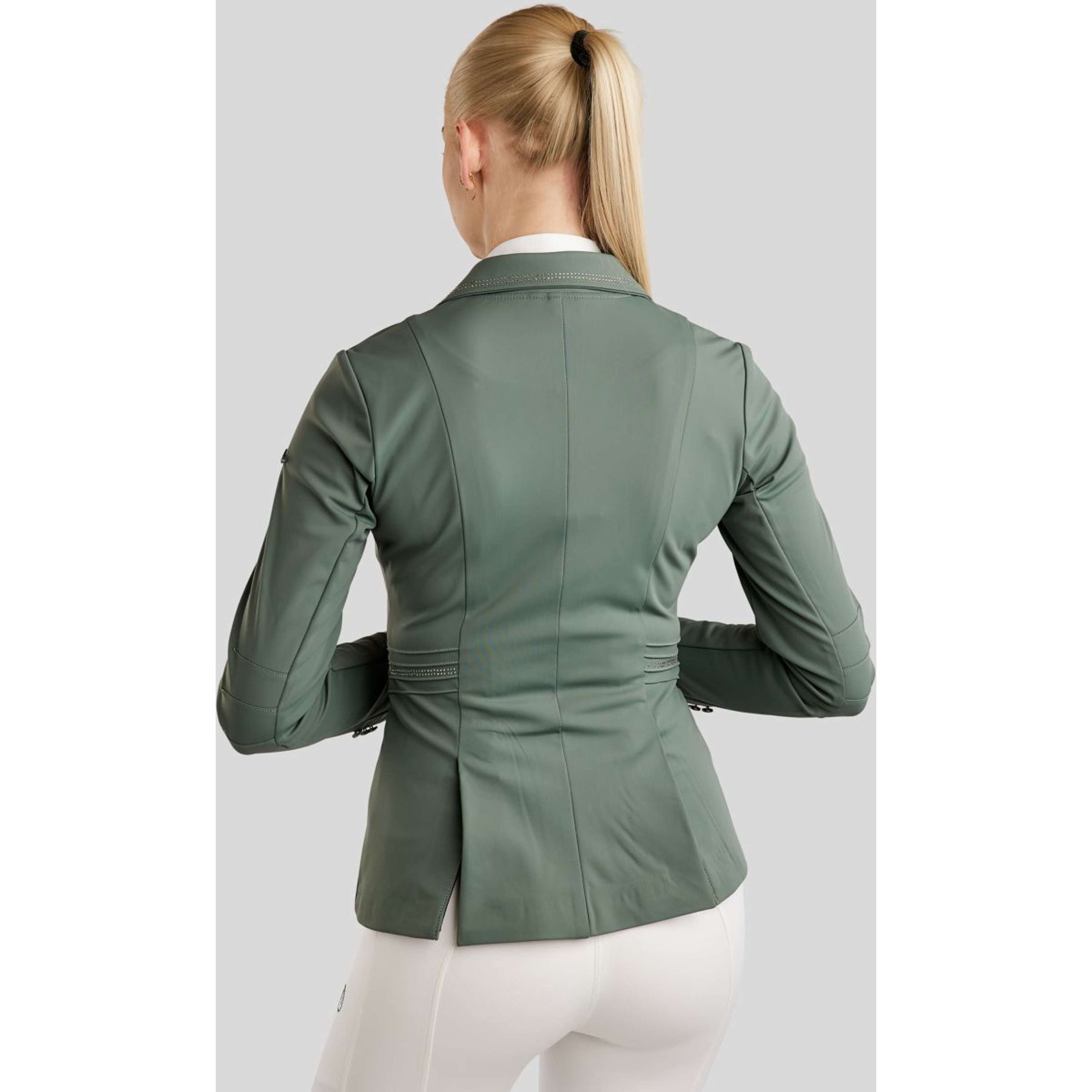 Montar Turnierjacket MoPearl Pintucks Gun Metal Crystals Jade Montar Turnierjacket MoPearl Pintucks Gun Metal Crystals Jade
