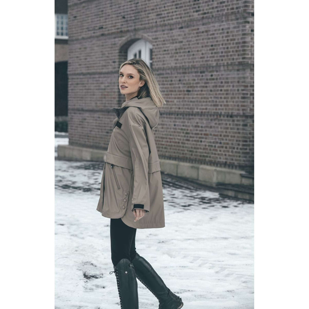 Pikeur Regenjacke Cape Athleisure AW26 Mocha Cream