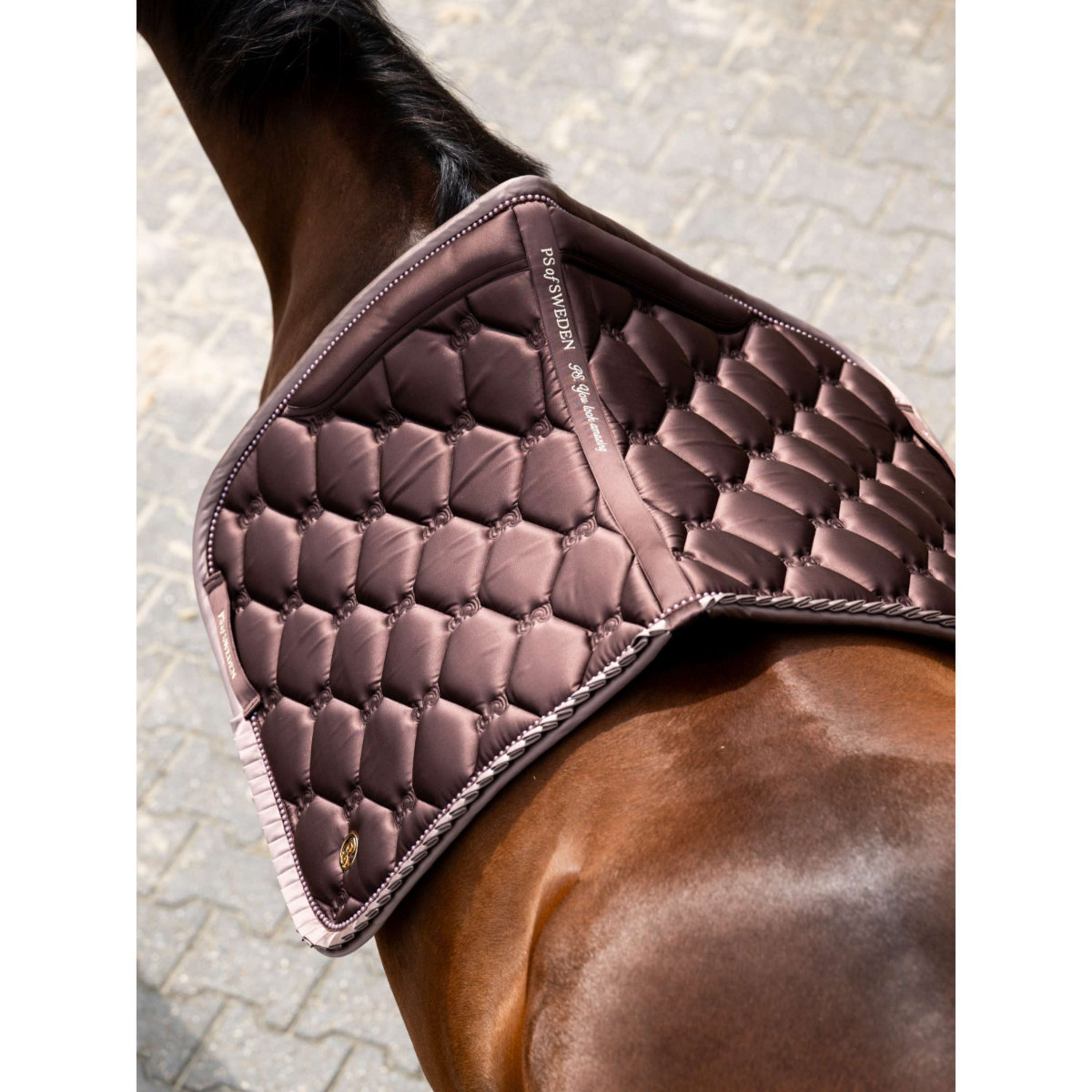 PS of Sweden Schabracke Ruffle Pearl Dressur Erde Braun