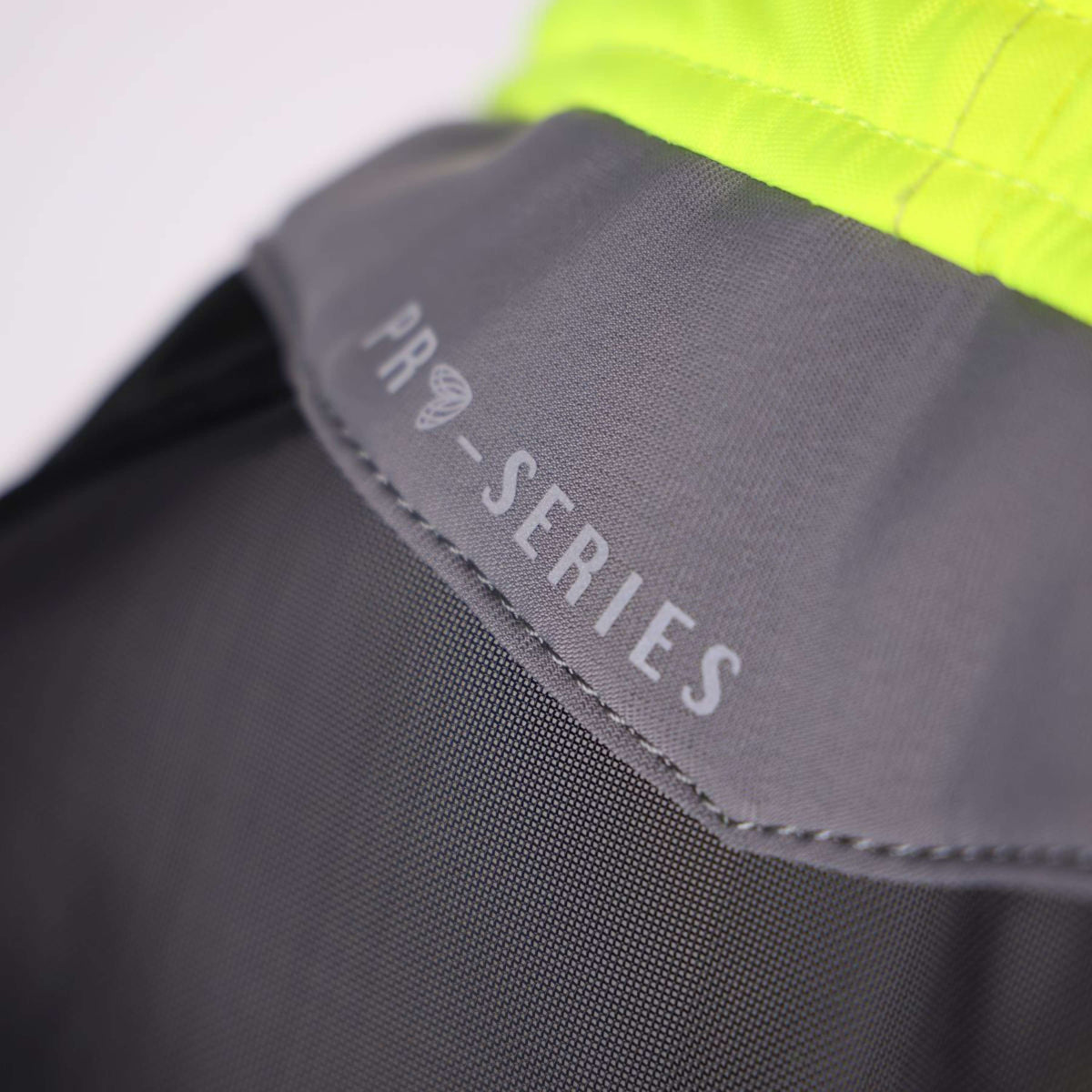 FlyGuard Fliegenmaske Pro Hi-Viz Fine Mesh mit Ohren und Fransen Fluo gelb