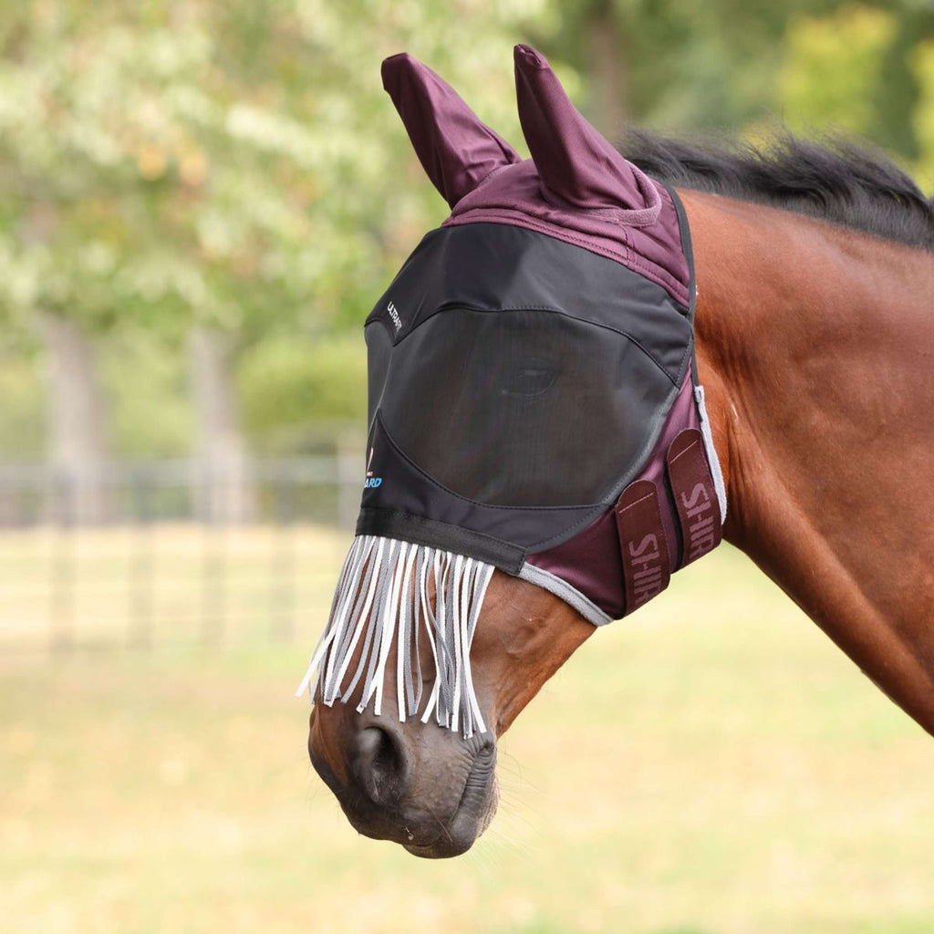 FlyGuard by Shires Fliegenmaske Pro Deluxe mit Ohren und Fransen Black Cherry