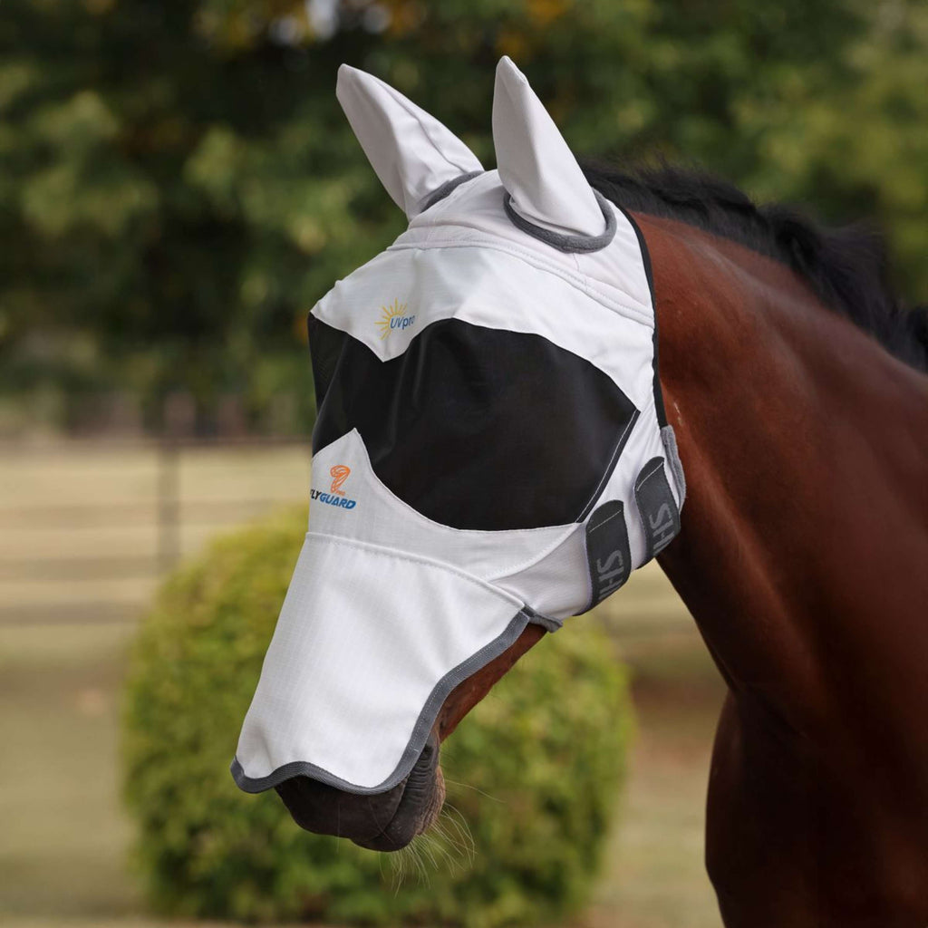 FlyGuard by Shires Fliegenmaske Pro Sun Shade mit Ohren und Nase Weiß