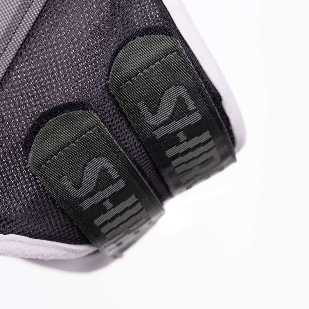 FlyGuard by Shires Fliegenmaske Pro Air Motion mit Ohren und Fransen Khaki