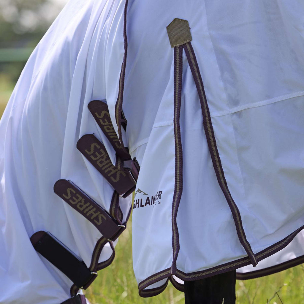 Highlander Plus by Shires Fliegendecke Combo Weiß/Black Cherry