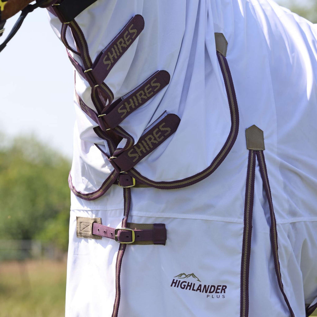 Highlander Plus by Shires Fliegendecke Combo Weiß/Black Cherry