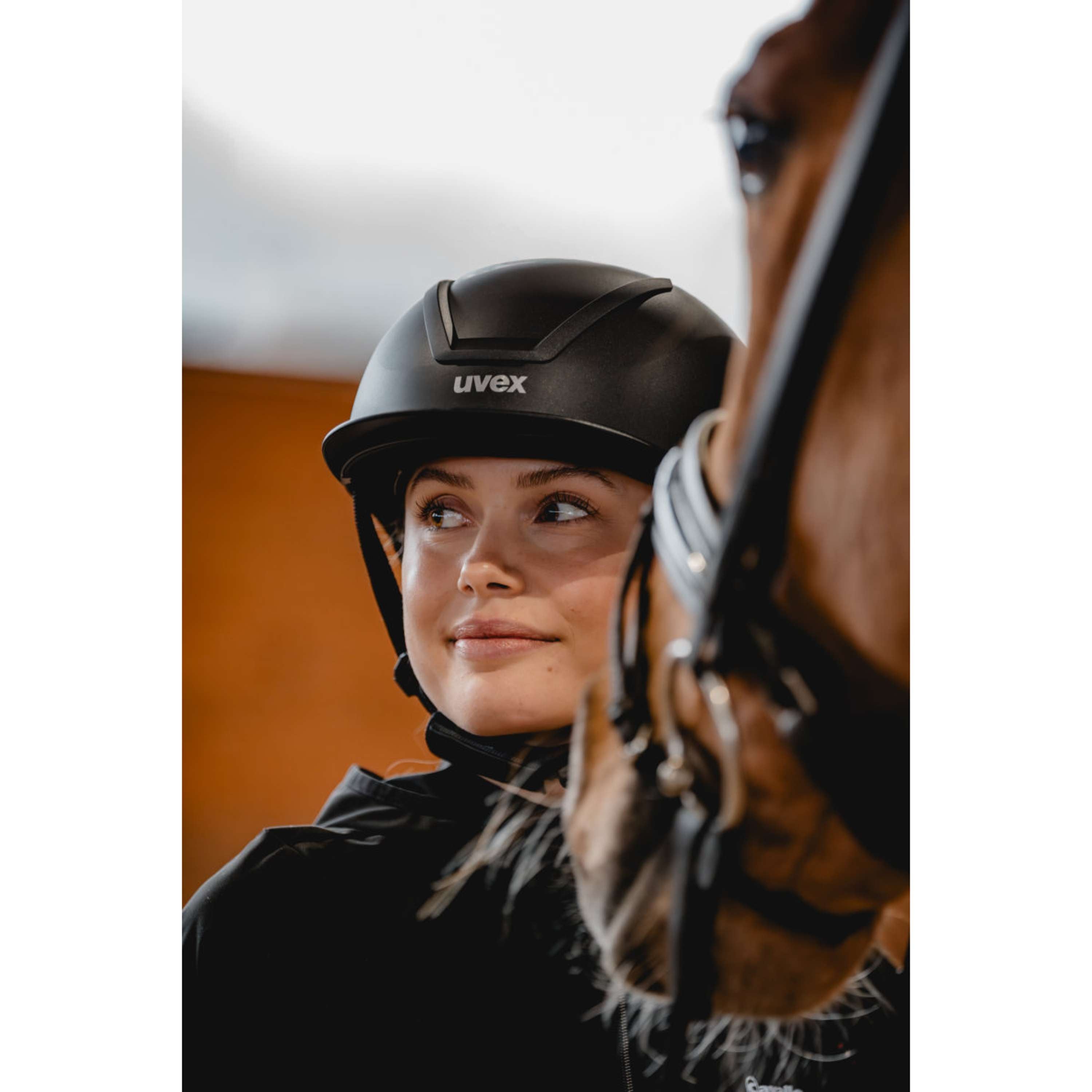 Uvex Reithelm Ixxo Active Matte Schwarz