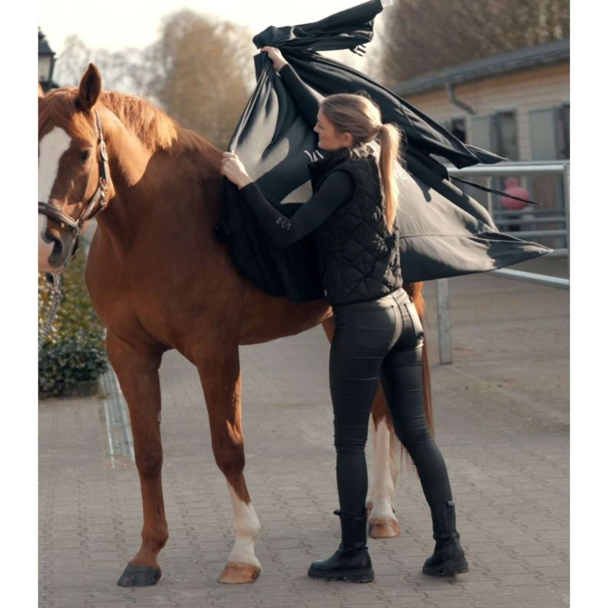 Waldhausen Health + Care Kühldecke Ice Layer Nachtblau