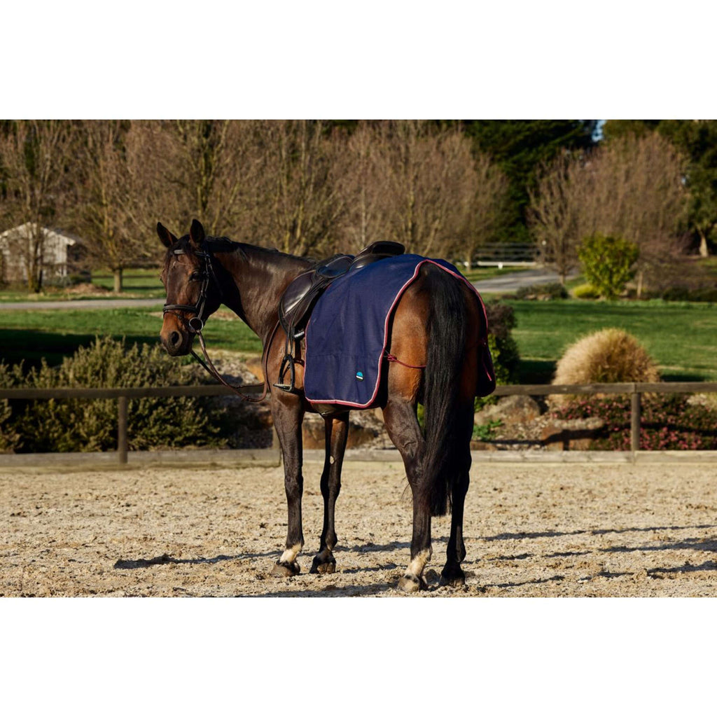 WeatherBeeta Ausreitdecke Essential Fleece Lined Quarter Sheet Navy/Burgundy